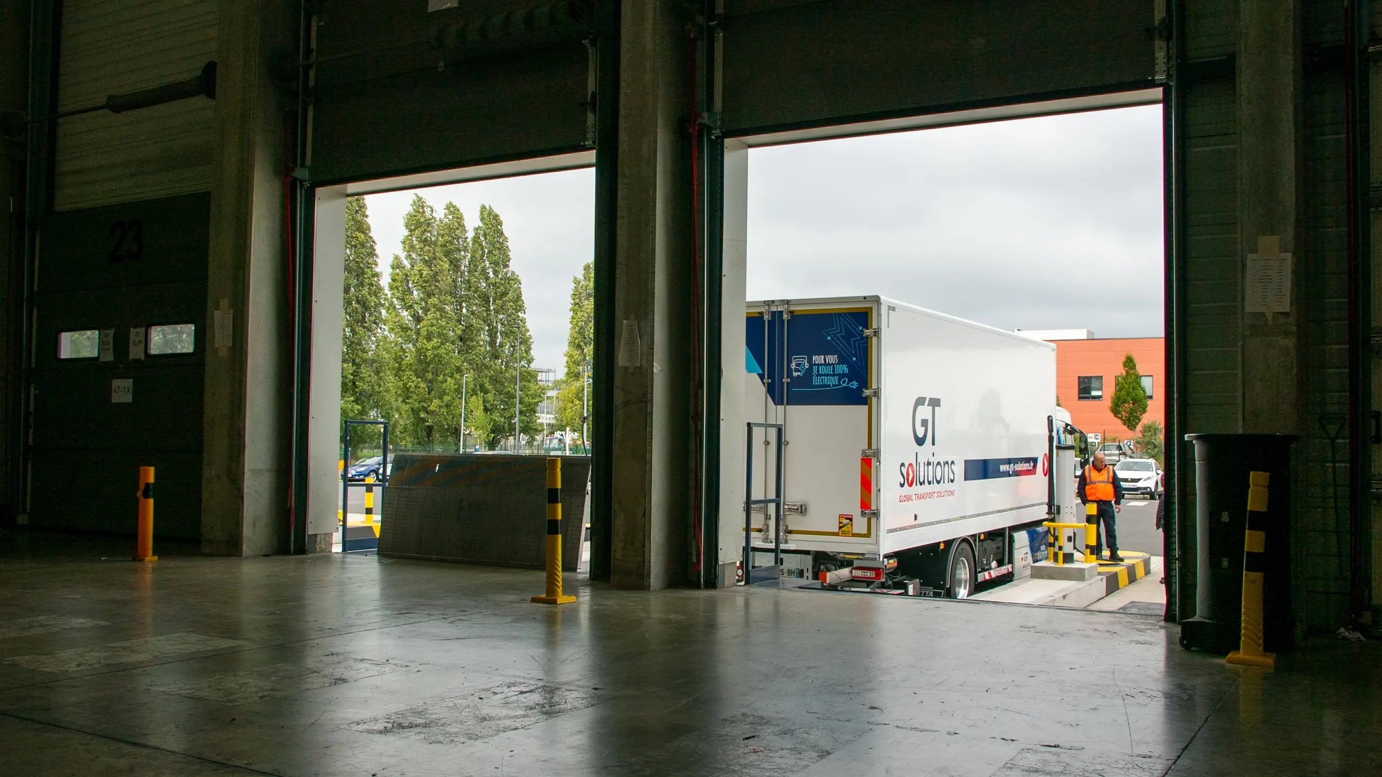 Depot Laden von elektrischen Lkw bei GT Solutions in Frankreich