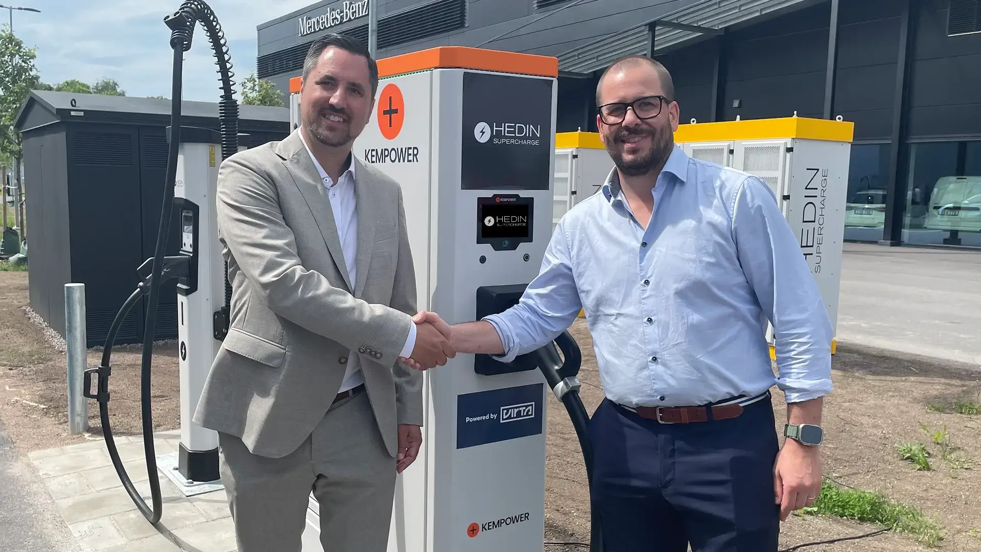 Megawatt-Ladestation für E-Fahrzeuge Hedin Supercharge und Virta in Linköping